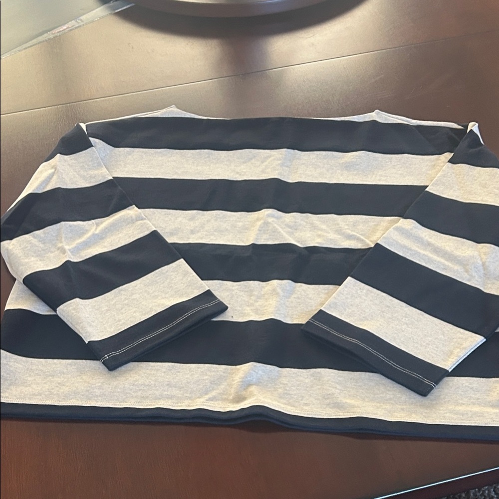 Banana Republic Black and Gray Striped Long Sleeve Tee